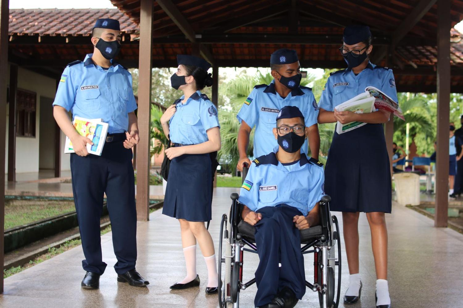 Saiba como concorrer às vagas das escolas de gestão compartilhada, cívico-militares e bilíngue