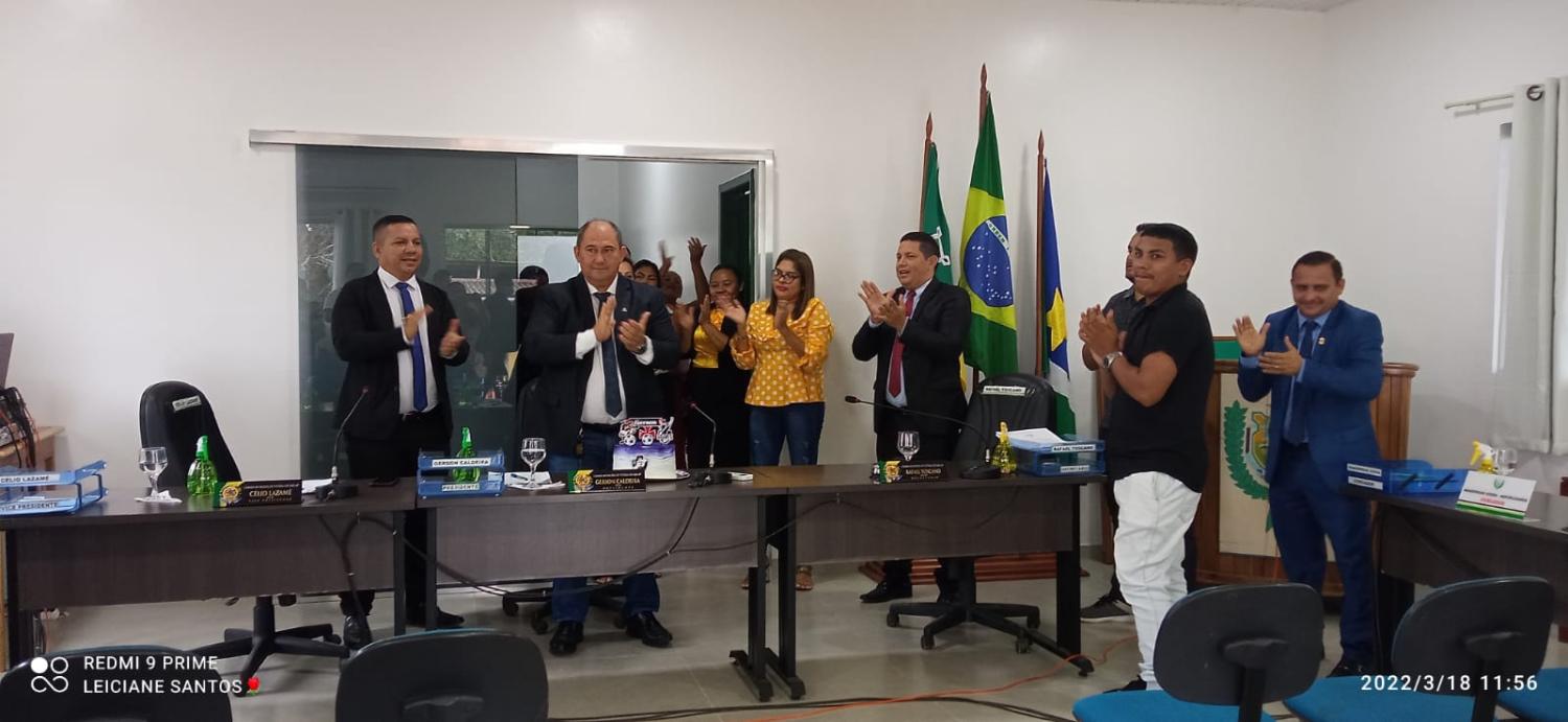 Câmara de Vereadores de Vitória do Jari e servidores realizam homenagem ao presidente por aniversário