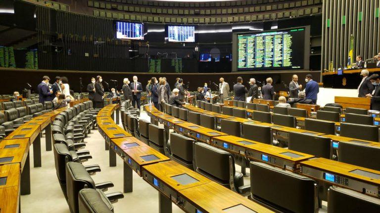 Câmara pode votar nesta quinta-feira projeto que torna fixo ICMS de combustíveis