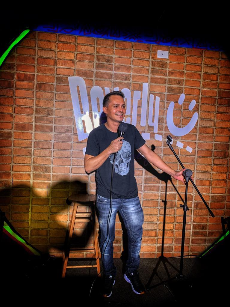 De Santana-AP,  sobe nos maiores palcos da comédia de São Paulo