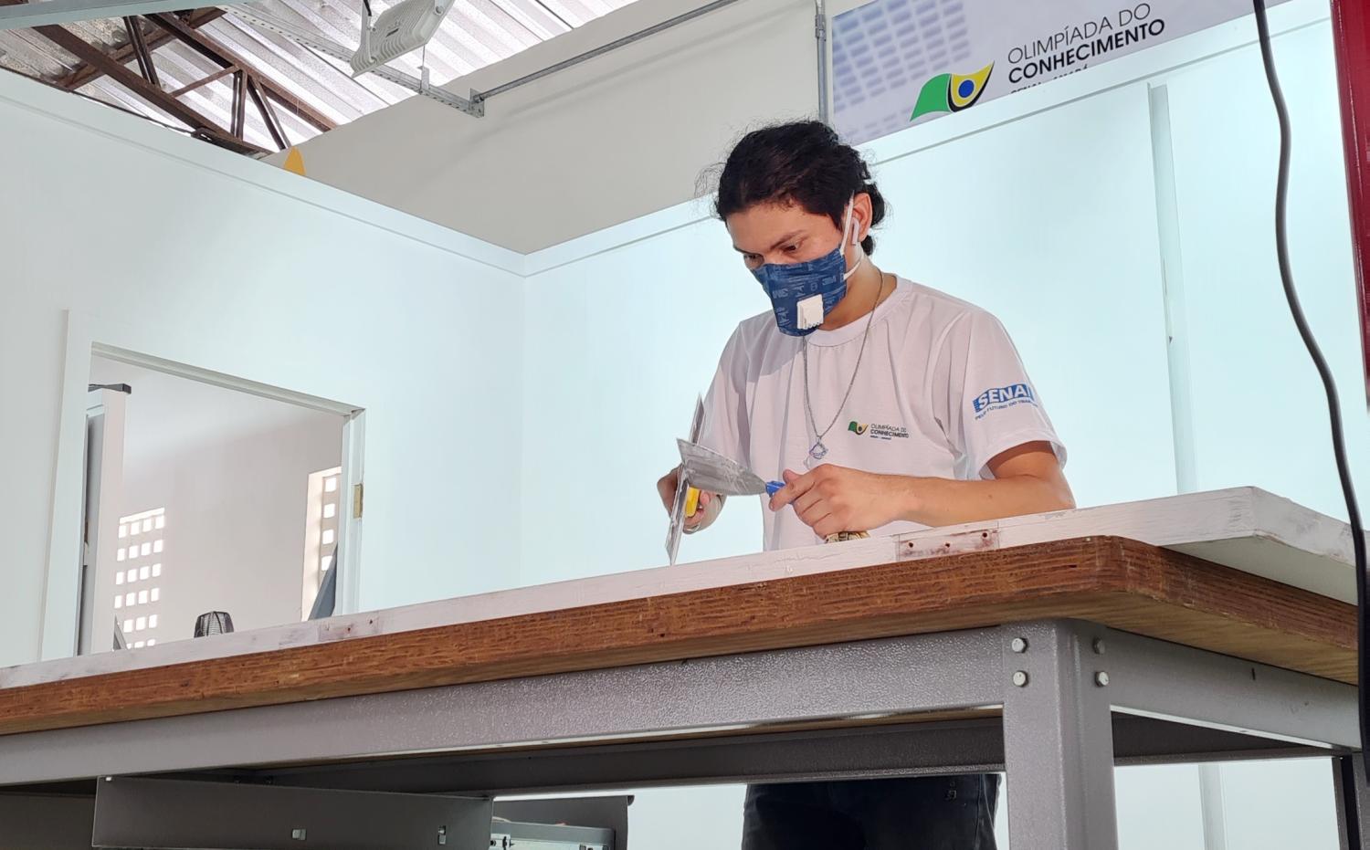 Em Macapá, jovens talentos de pintura decorativa disputam vaga para o mundial das profissões