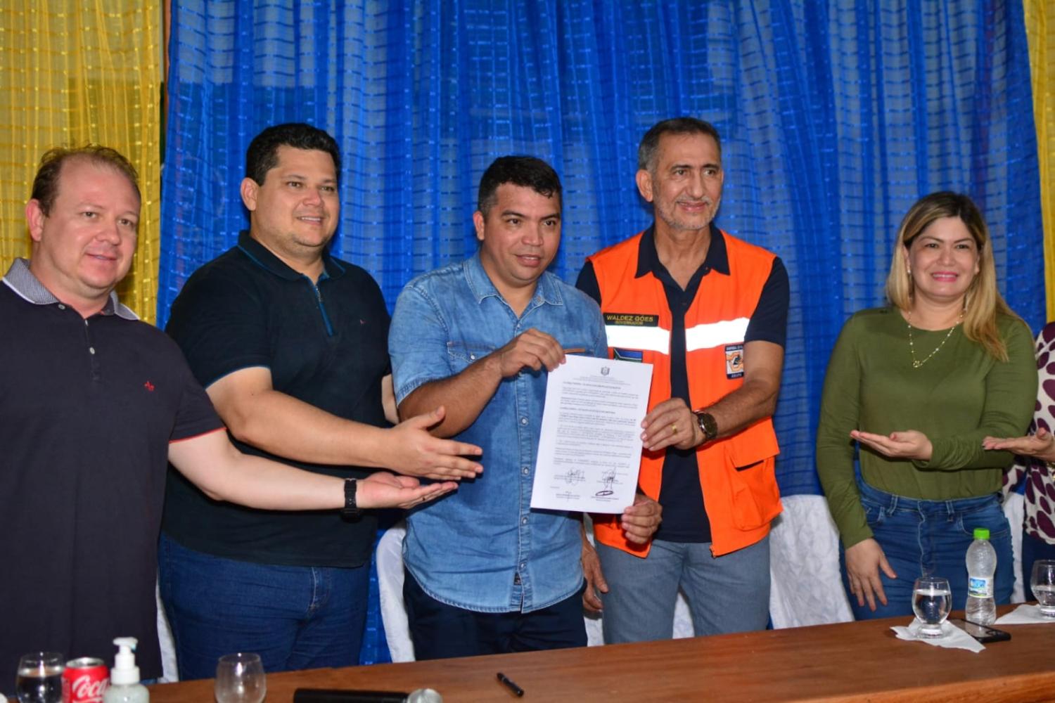 Governador e Prefeito Ary Duarte assinam convênios