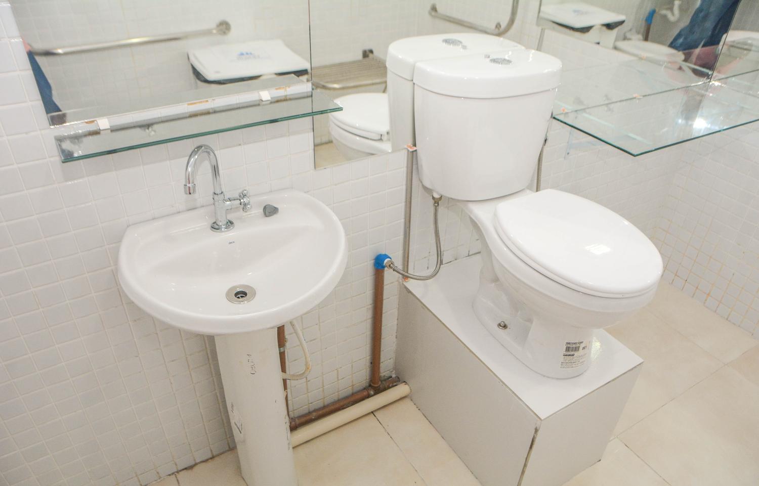 Novos prédios públicos terão banheiros adaptados para ostomizados em Macapá
