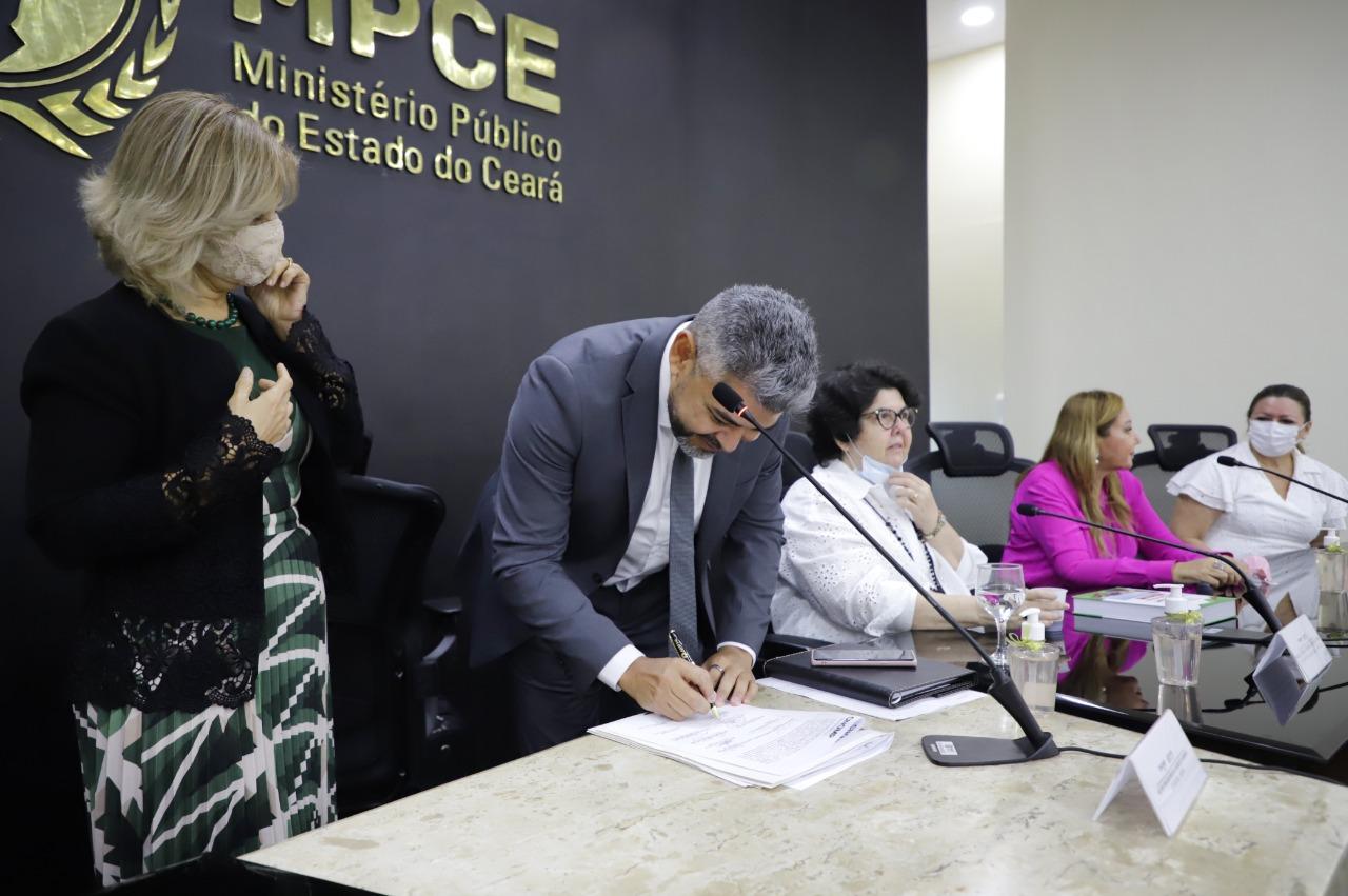 Ouvidor do MP-AP toma posse na vice-presidência Região Norte