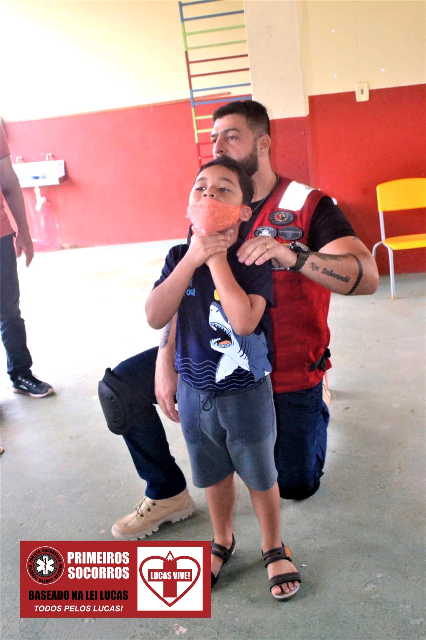 Projeto voluntário que ensina primeiros socorros a professores precisa de apoio em equipamentos