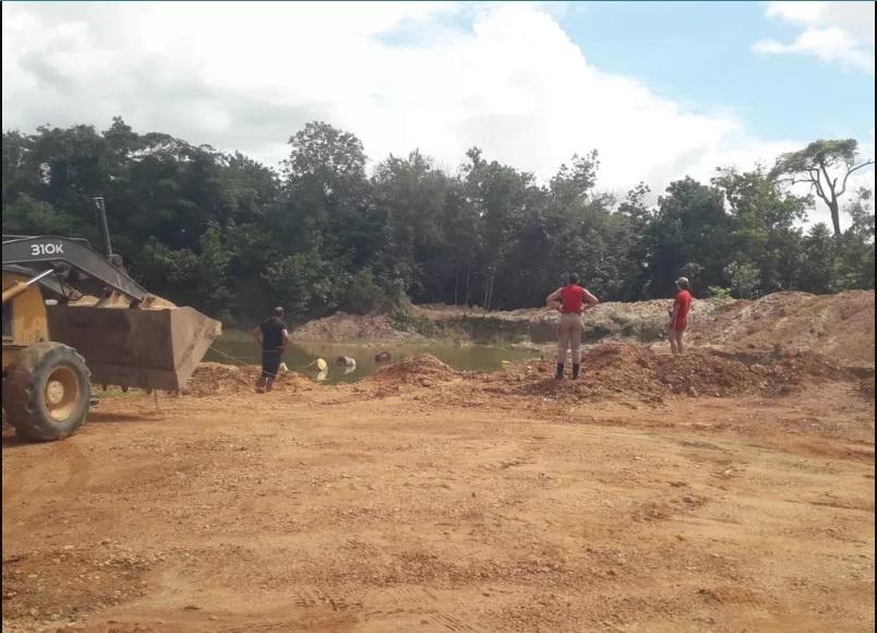 Trabalhador de empresa mineradora de seixos, morre soterrado  em Laranjal do Jari