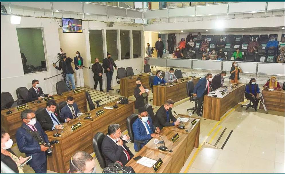 Vereadores rejeitam o título de “Cidadã Macapaense” à ministra Damares Alves