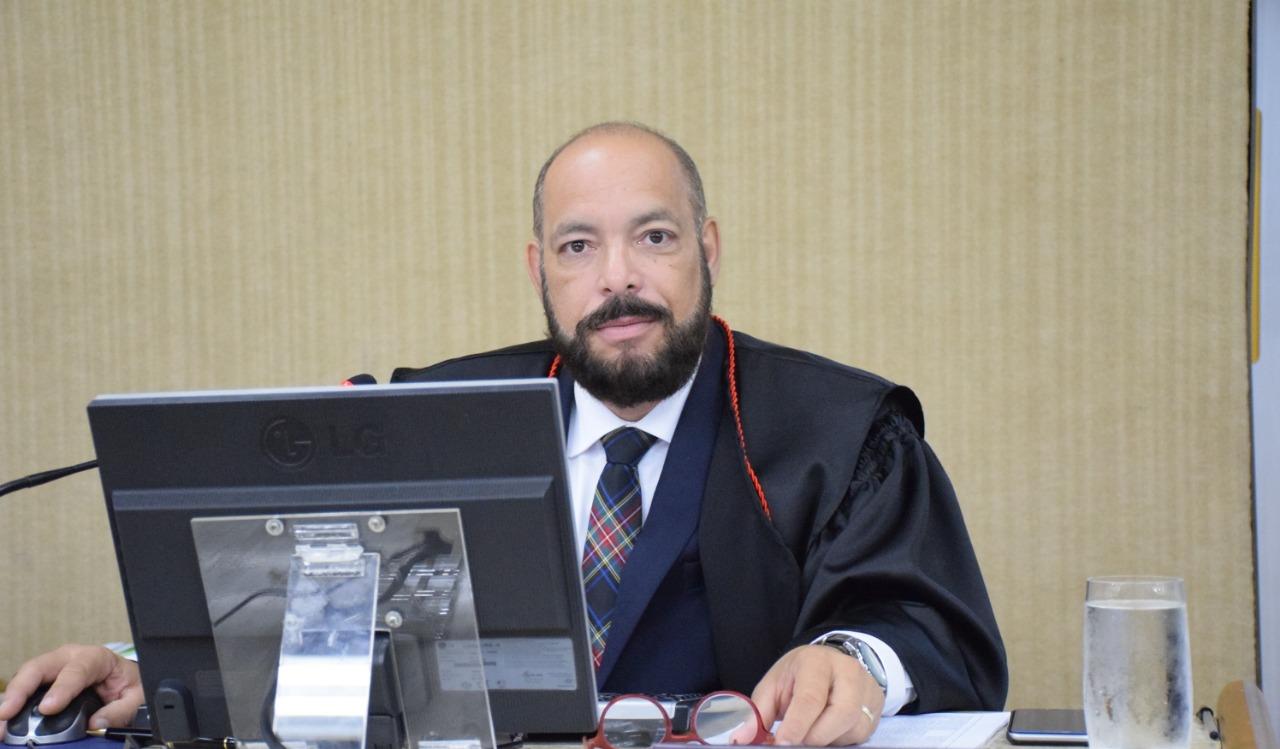 Desembargador- presidente Rommel Araújo assume o cargo de Governador em exercício