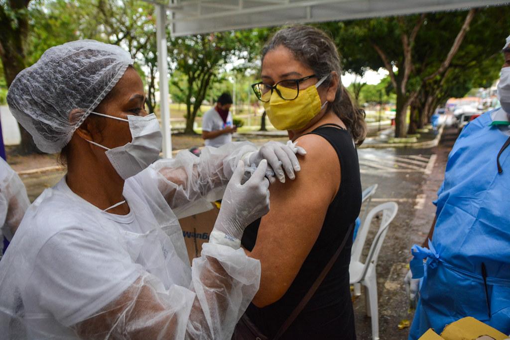 Macapá inicia aplicação da 4ª dose da vacina contra a Covid-19 em pessoas acima de 60 anos