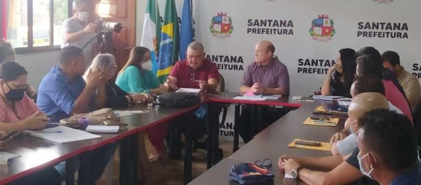Prefeitura de Santana concede 11% de reajuste salarial para todos os servidores do município