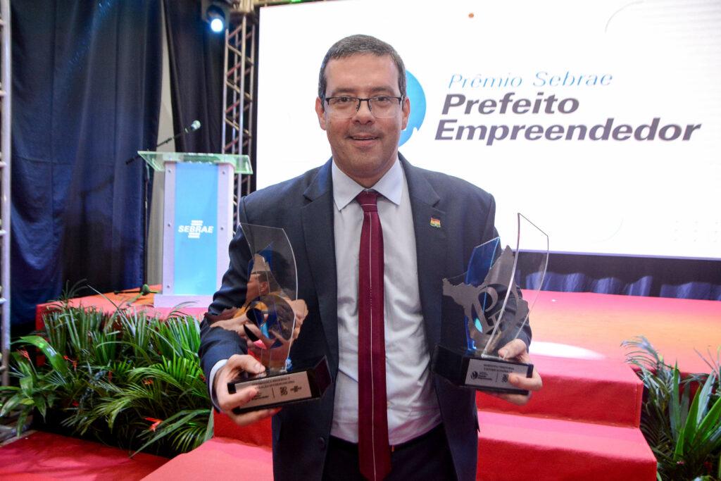 Dr. Furlan ganha prêmio em duas categorias do Prefeito Empreendedor, em Macapá
