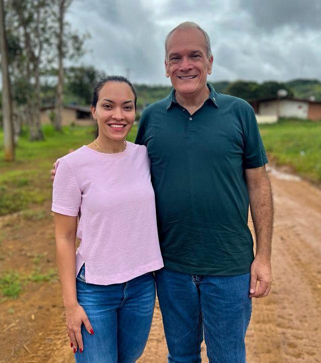 Rayssa Furlan chega à Serra do Navio para integrar comitiva de Jaime Nunes