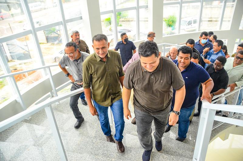  Davi acompanha inspeção das obras do Teatro Municipal de Santana que tem recursos de sua emenda parlamentar