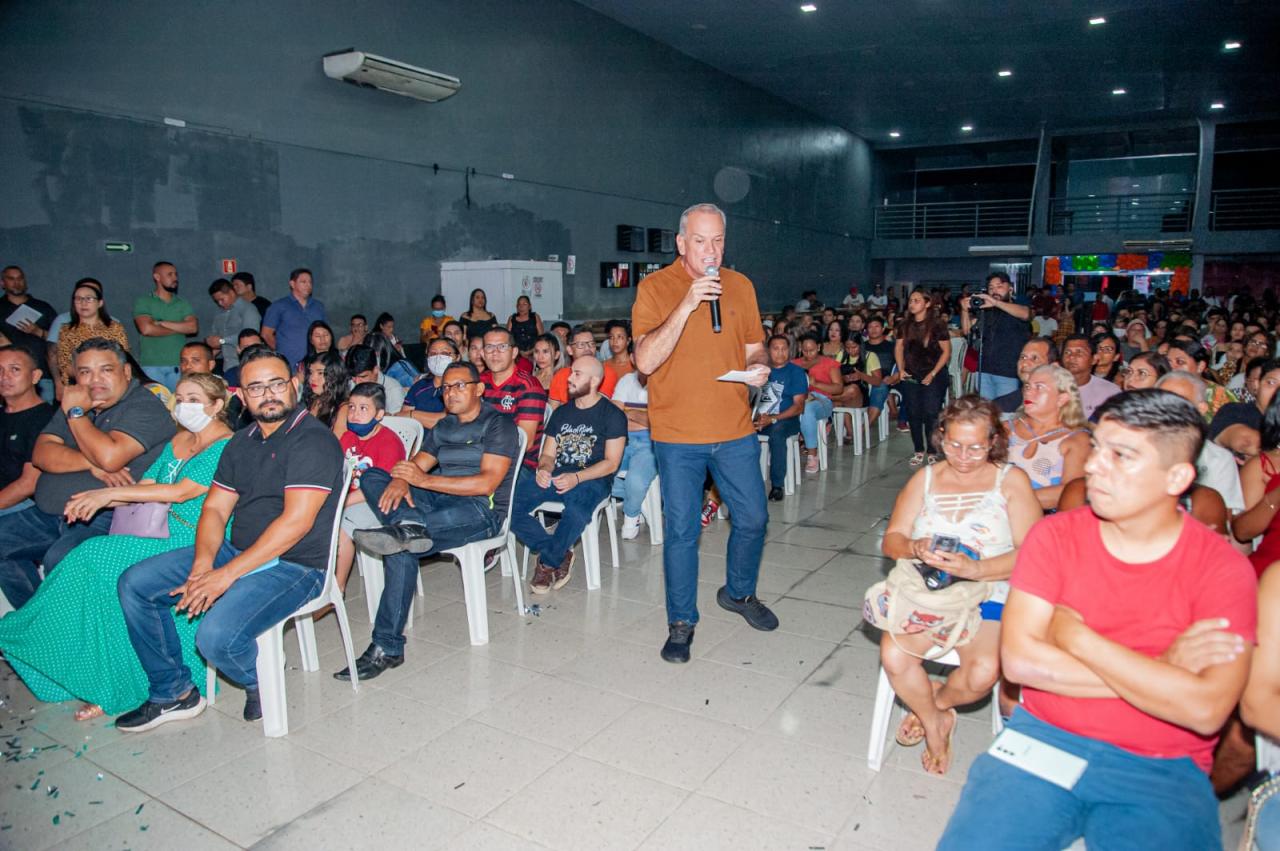 Em Santana, Jaime reúne com profissionais da Educação para debater propostas do plano de governo