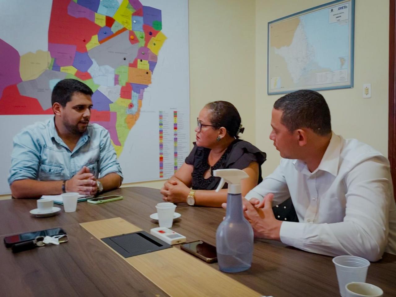  Lucas Abrahão reúne com sindicato dos vigilantes do Amapá