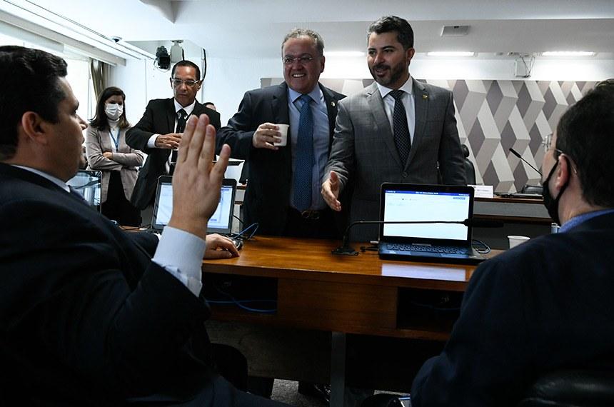 PEC do piso da enfermagem está na pauta do Plenário de quinta 