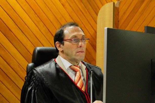 Pleno do TRE-AP mantém cassação de mandato de vereador do município de Oiapoque por abuso de poder econômico e político