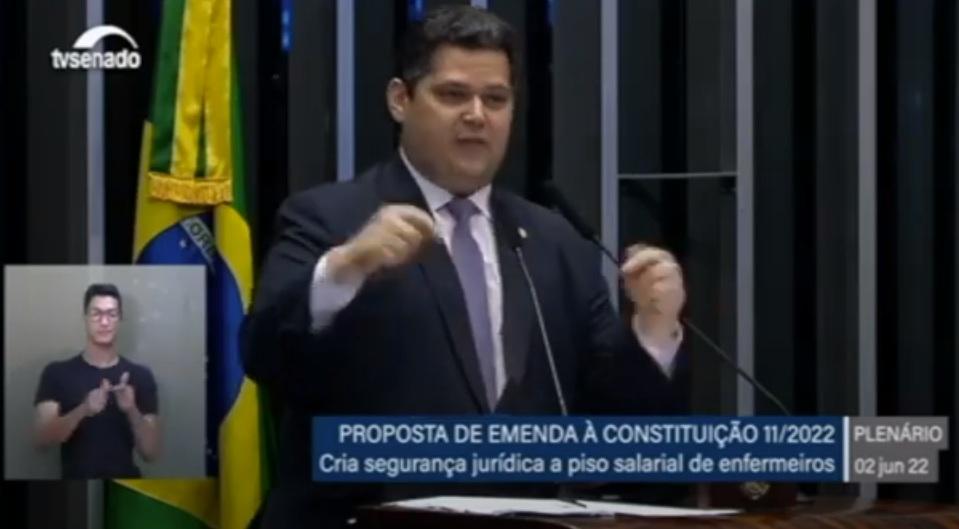 Congresso promulga a PEC do Piso Salarial da Enfermagem (PEC 11/2022)