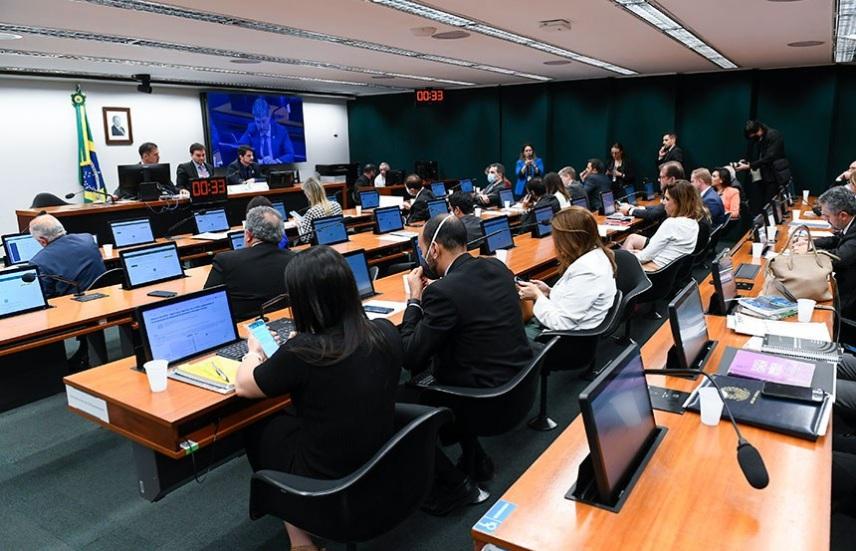 Emendas de relator totalizam transferências de R$ 12,3 bilhões