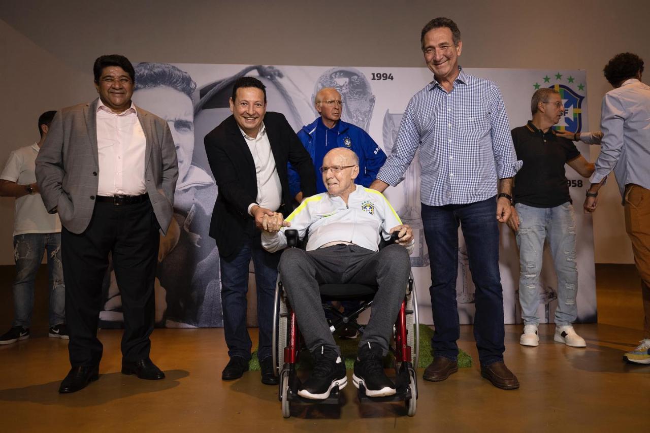 A CBF homenageou Mário Jorge Lobo Zagallo