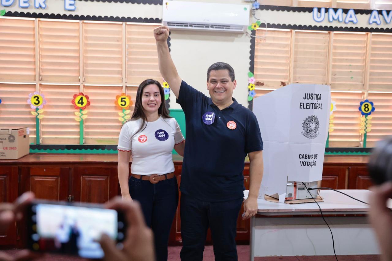 Após votar, Davi Alcolumbre agradece apoio e diz que, se reeleito, prioridade será saúde pública do Amapá