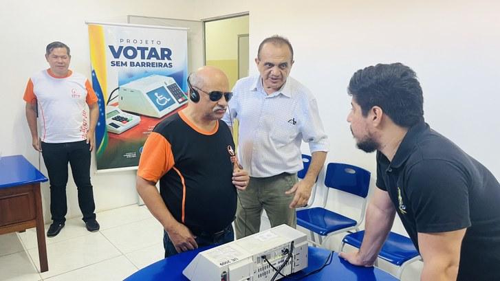 Projeto “Votar Sem Barreiras” firma parceria com instituições que apoiam pessoas com deficiência visual
