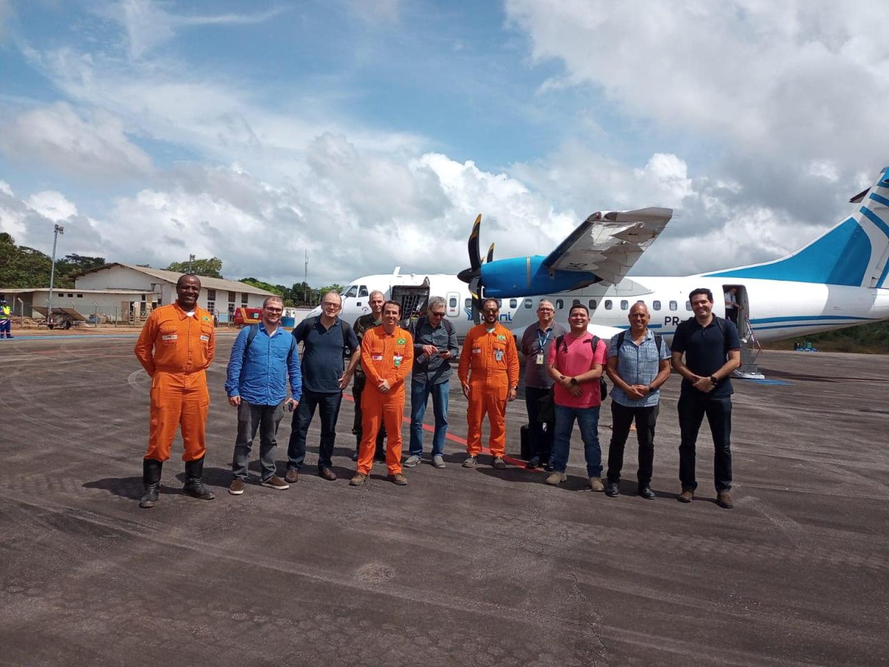 Avião com primeira equipe de companhia de exploração de petróleo chega ao aeródromo de Oiapoque
