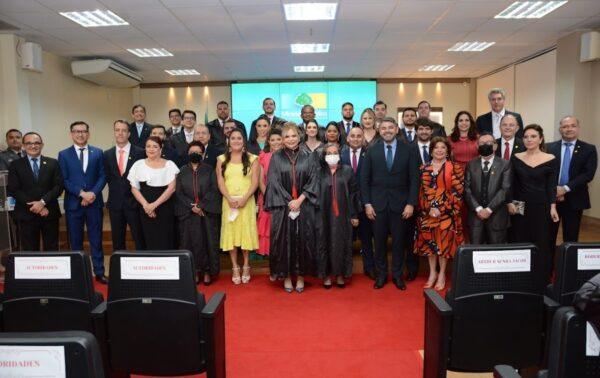 Reforço institucional: 14 novos promotores de Justiça substitutos tomam posse no MP-AP  