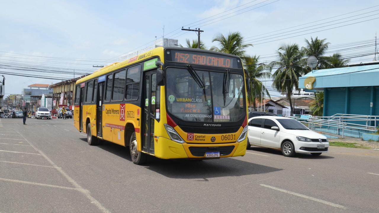 Transporte público opera com tarifa social e rotas próximas aos cemitérios de Macapá no Dia de Finados