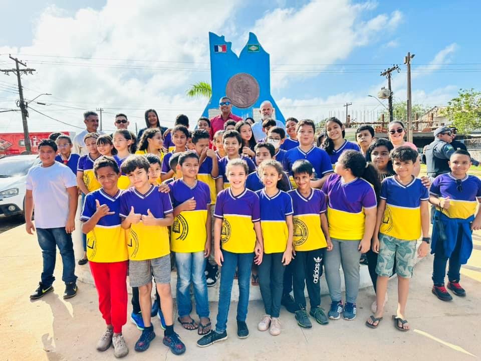 Oiapoque celebra os 122 anos do Laudo Suíço com momento cívico.