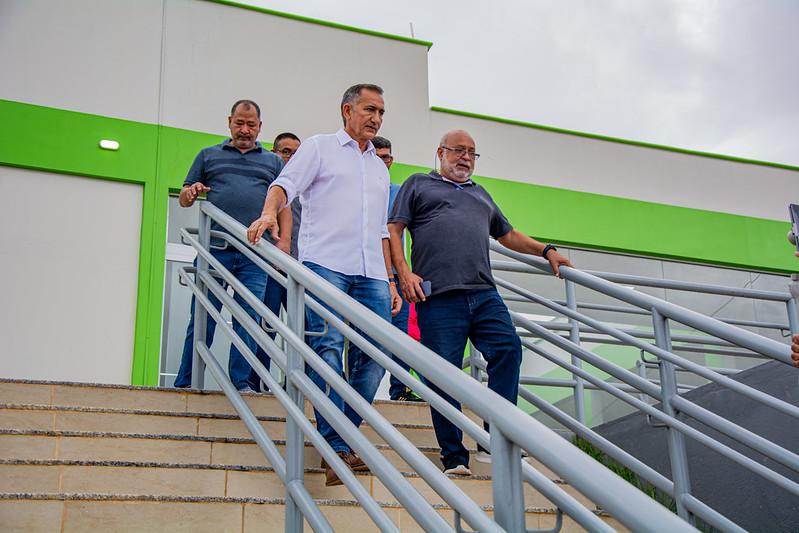 Prefeito Bessa recebe governador para visita técnica das obras no Hospital Regional Maria Lúcia.