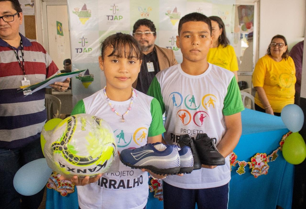 Projeto Pirralho do TJAP entrega mais de 300 itens de materiais esportivos para projetos sociais