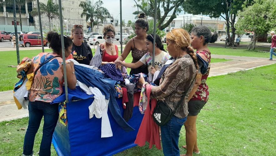 Bazar da Diversidade atrai público para comprar e praticar a solidariedade em Macapá