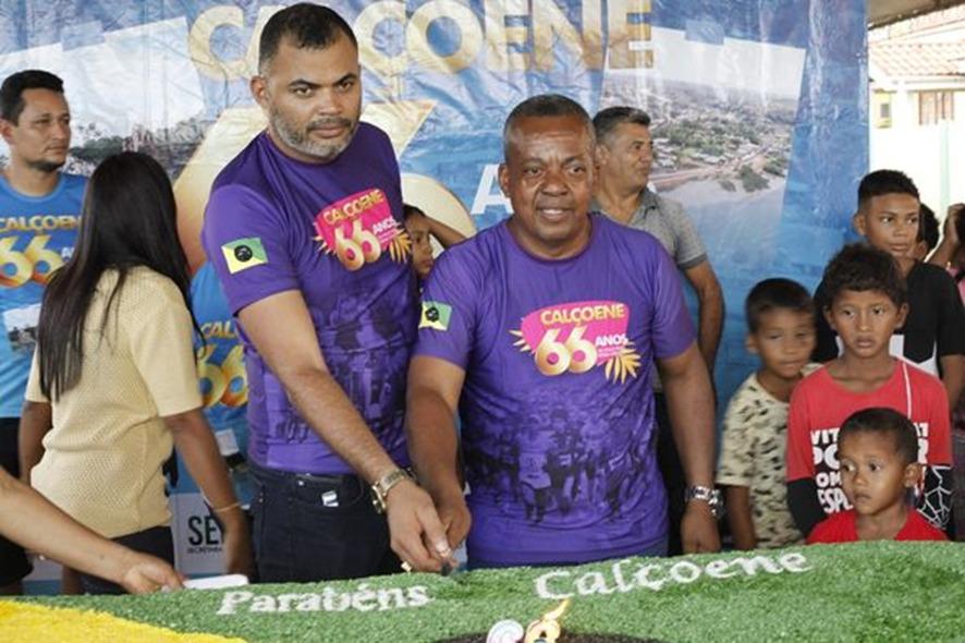 Calçoene 66 anos, Prefeito Reinaldo Barros participa de tradicional corte do Bolo.