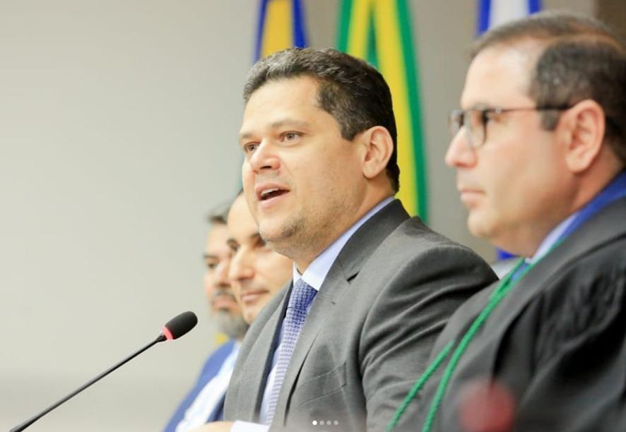 Davi presencia posse de novos conselheiros do TCE