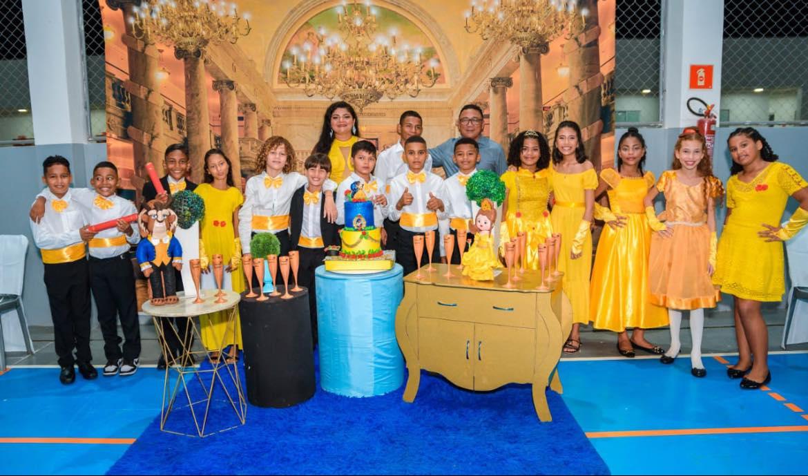 Escola Municipal Agostinha Maria da Silva Penha realiza festa de Formatura do 5° ano.