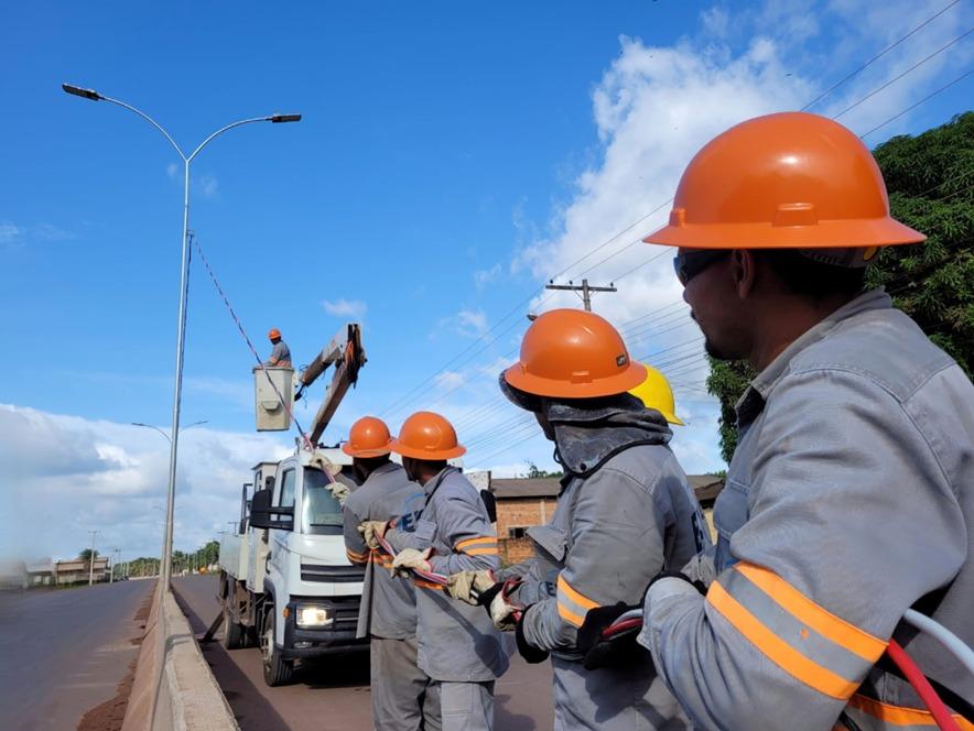 Governo do Amapá inicia a iluminação de novo trecho da rodovia Duca Serra