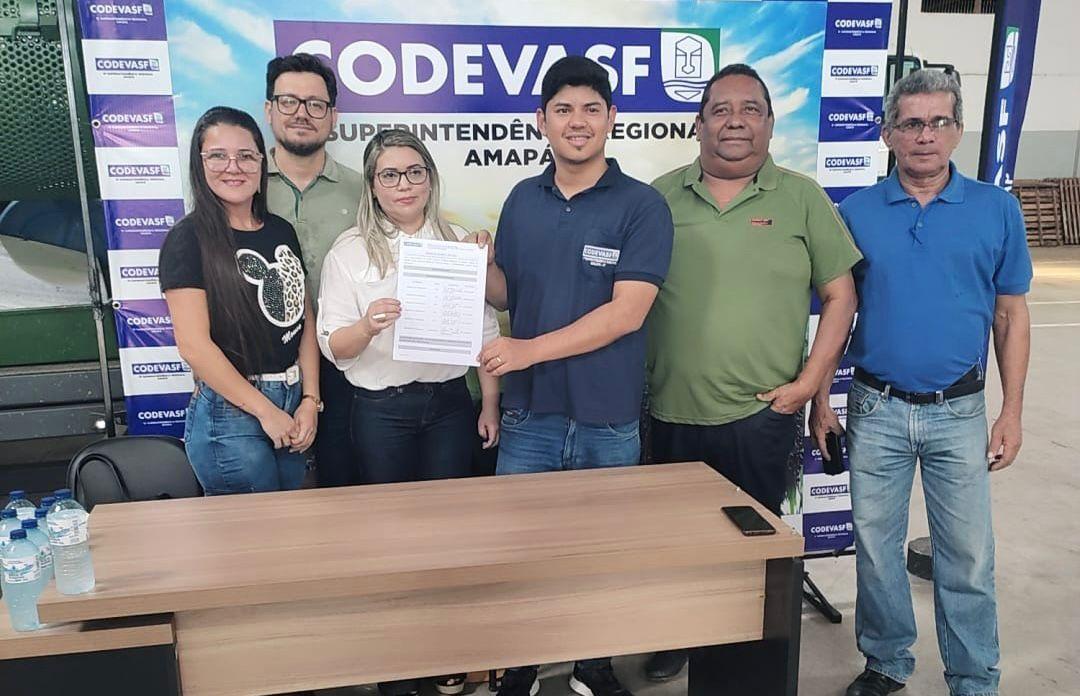 Prefeito Bala em Santana abre inscrições de cadastro para doações de motores de rabetas para comunidades rurais