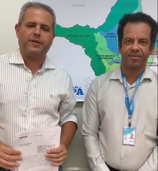 Prefeito Bruno Mineiro Celebra assinatura de Contrato de Pavimentação.