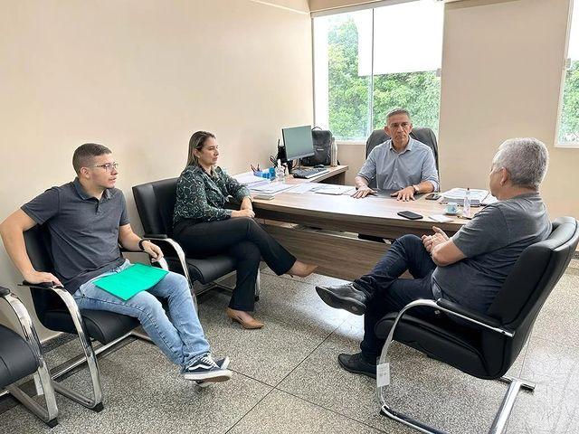 Prefeito Carlos Sampaio realiza agenda de Presidente da AMEAP