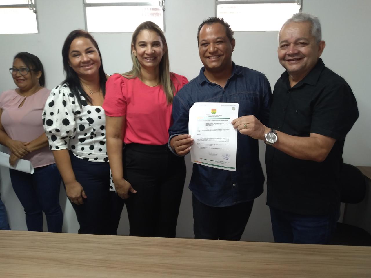 Prefeito Carlos Sampaio realiza nomeações.