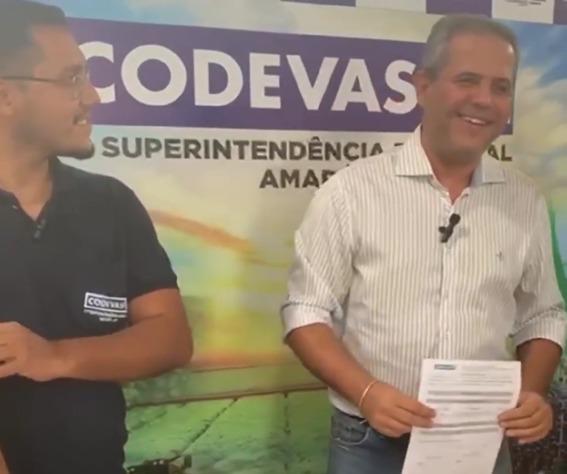 Prefeitura recebe casa de farinha móvel via CODEVASF.