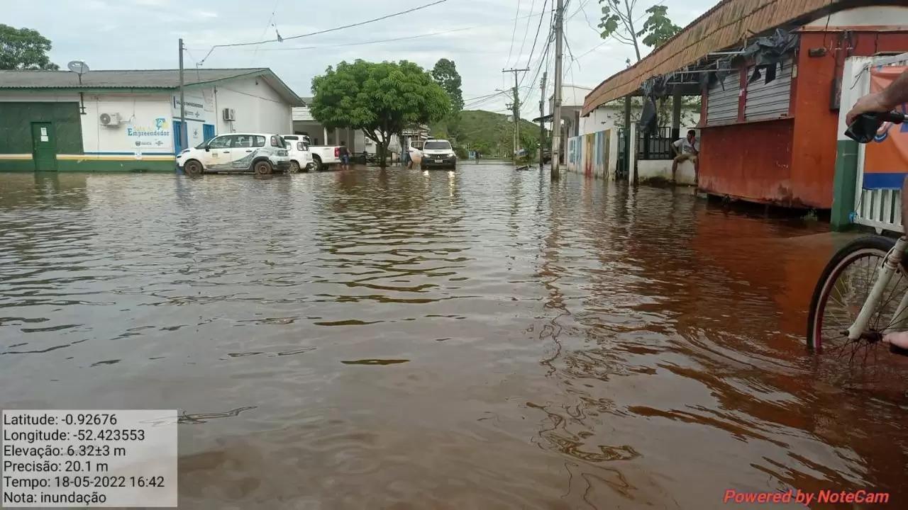 Previsão do tempo indica fortes chuvas em janeiro e alerta para cheias.