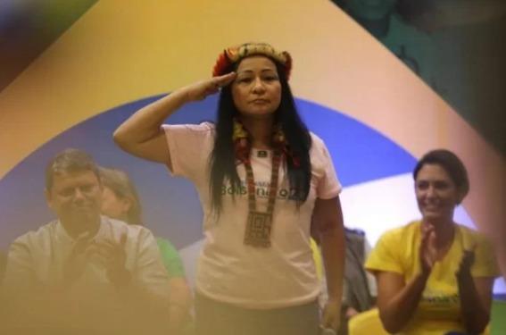 Publicações de Deputada Federal Silvia Waiãpi podem configurar ataques a democracia.