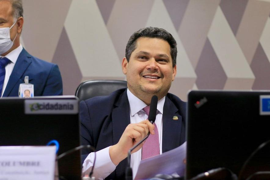 Senador Davi Celebra avanço de novos amapaenses deferidos na transposição.