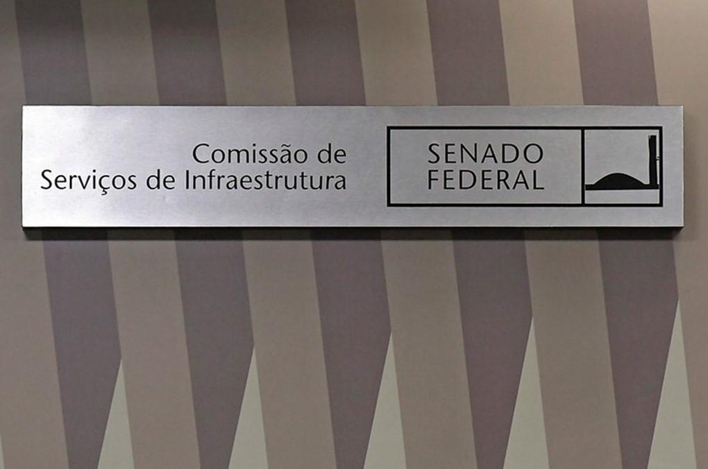 CI avalia serviços de telecomunicações, obras públicas e agências reguladoras