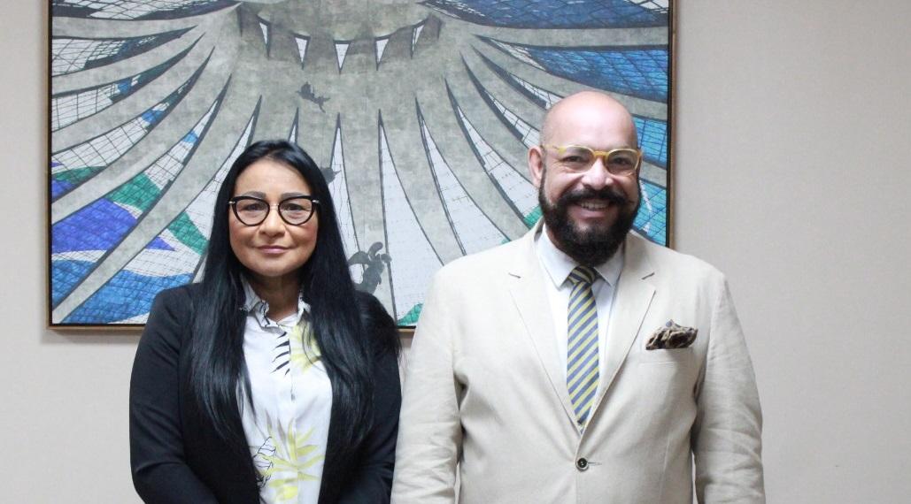 Deputada Federal Silvia Waiãpi realiza visita ao Tribunal de Justiça do Amapá