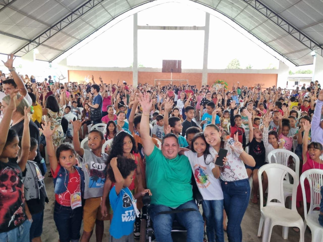Mais de dois mil ovos foram entregues às crianças da rede municipal de ensino