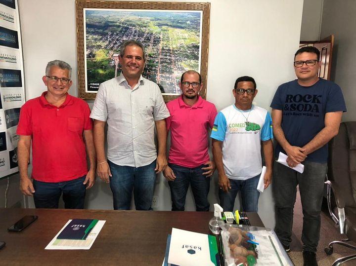 Prefeito Bruno Mineiro inicia diálogos com a executiva municipal do Sinsepeap