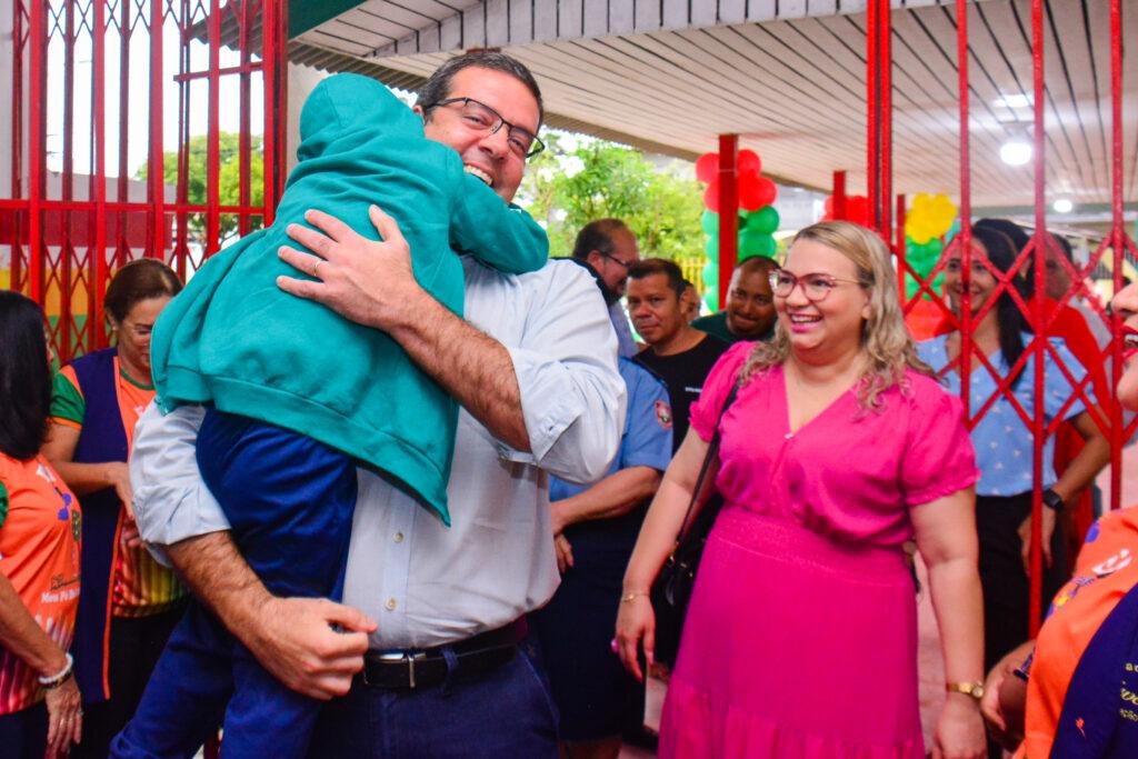 Prefeito Dr. Furlan entrega escola Meu Pé de Laranja Lima revitalizada